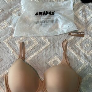 SKIMS Tan Seamless T-Shirt Bra